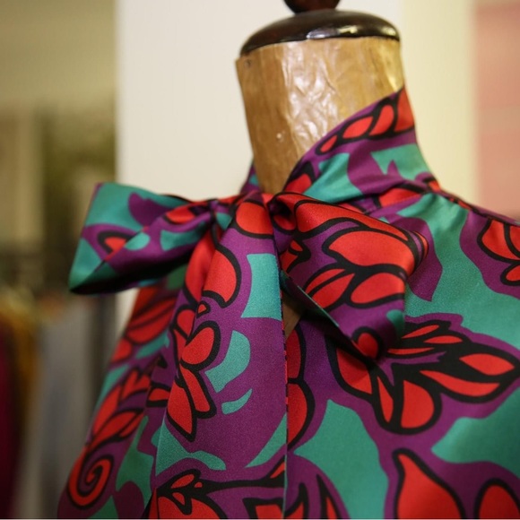 Le Sarte Pettegole Women’s Silk Floral Blouse EUC Vibrant Size 38 US 4 - Picture 6 of 6